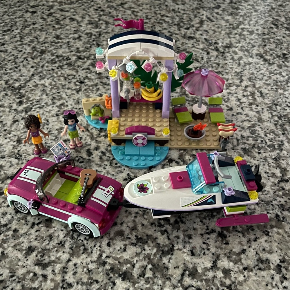 LEGO *RETIRED* Friends Andrea's Speedboat Transporter 41316. 309 pcs ages 6-12.